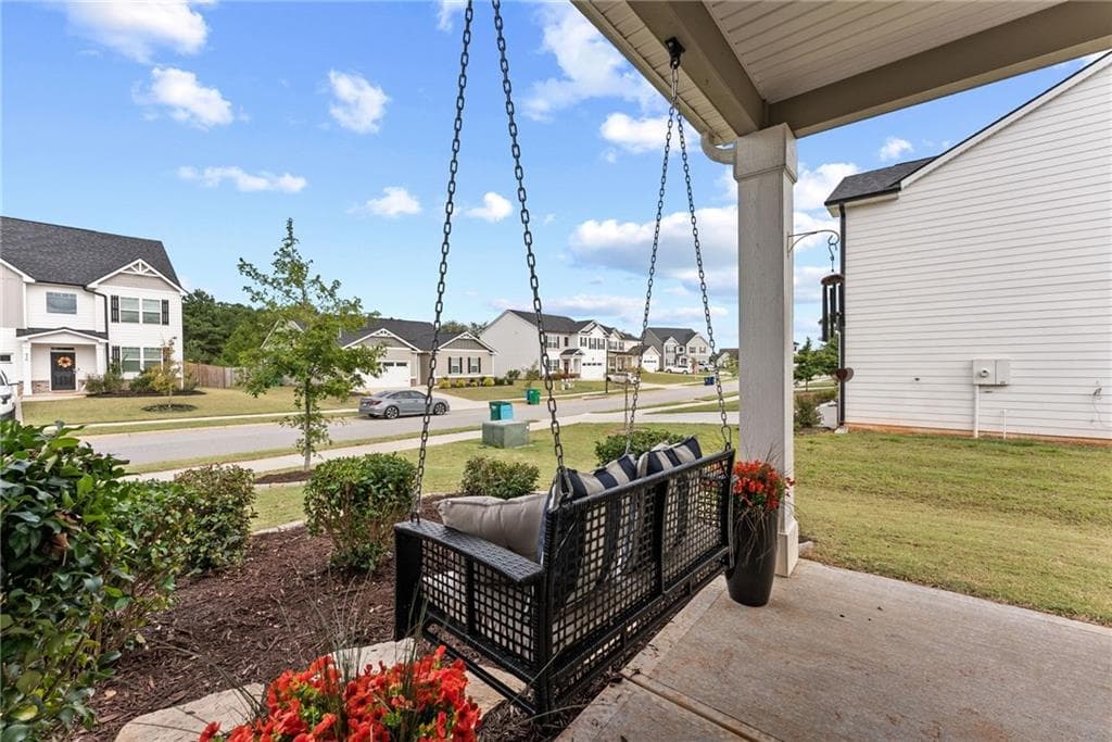5 bedroom, 4 bathroom, 2,820 sq ft single family residence for sale at 915 Graham Campbell Lane, Statham, GA 30666 — photo 4