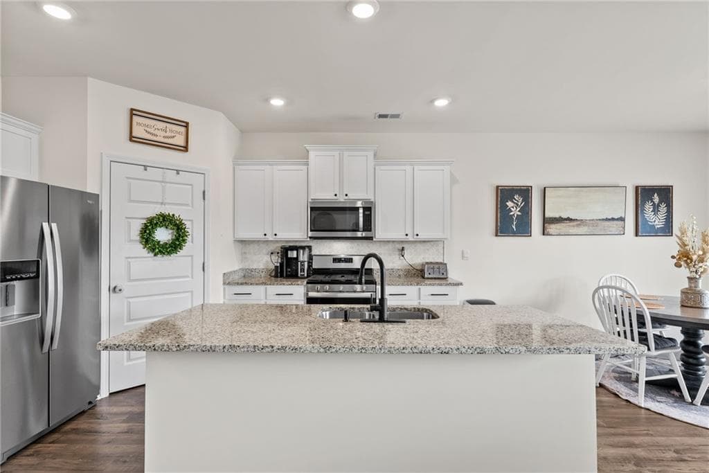 5 bedroom, 4 bathroom, 2,820 sq ft single family residence for sale at 915 Graham Campbell Lane, Statham, GA 30666 — photo 10