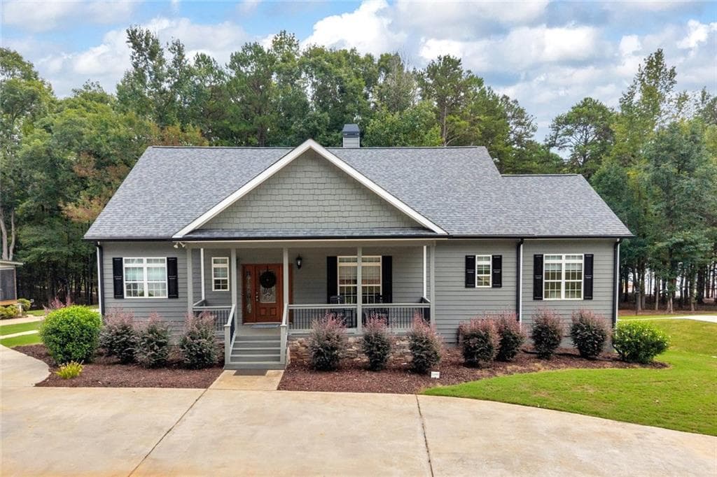 4 bedroom, 4 bathroom, 3,474 sq ft single family residence for sale at 2716 Holcomb Drive, Martin, GA 30557 — photo 4