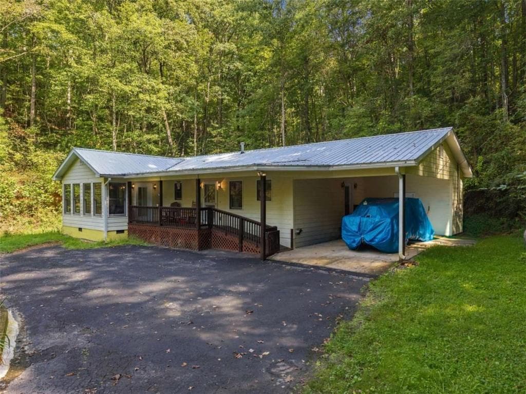 2 bedroom, 2 bathroom, 1,652 sq ft single family residence for sale at 250 Mccollum Road, Ellijay, GA 30540