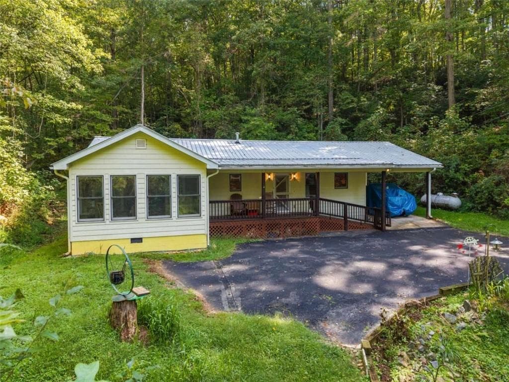 2 bedroom, 2 bathroom, 1,652 sq ft single family residence for sale at 250 Mccollum Road, Ellijay, GA 30540 — photo 3