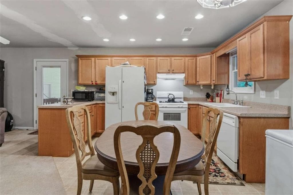 2 bedroom, 2 bathroom, 1,652 sq ft single family residence for sale at 250 Mccollum Road, Ellijay, GA 30540 — photo 7