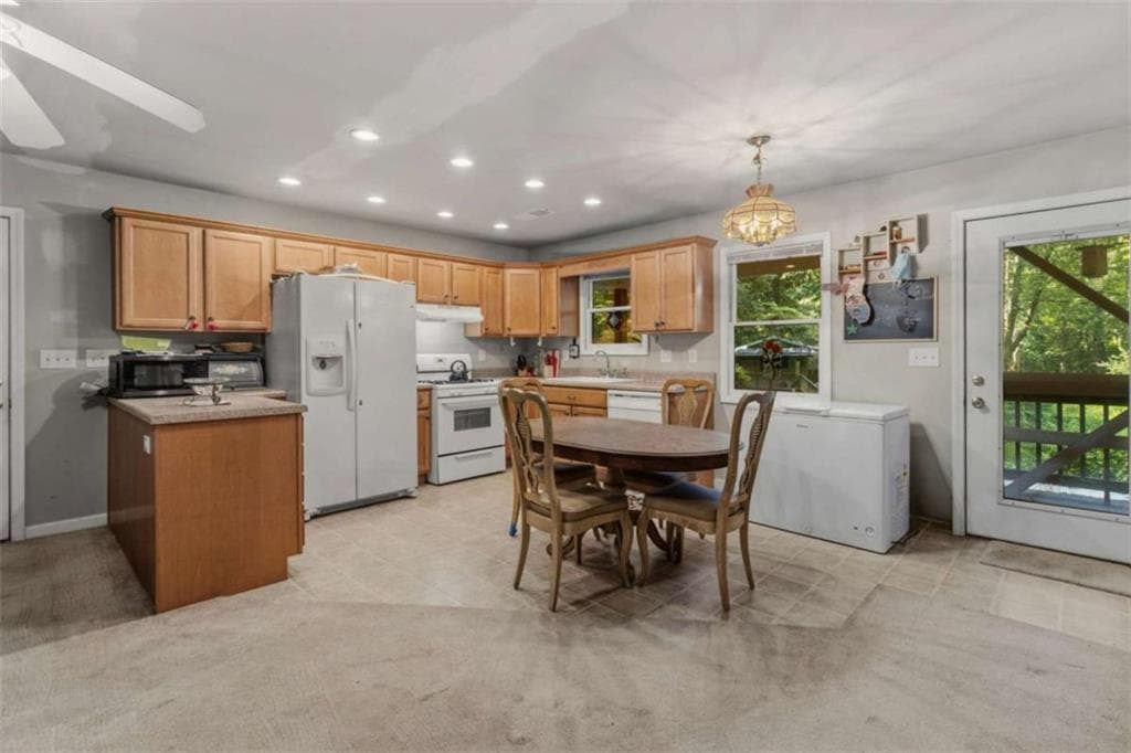 2 bedroom, 2 bathroom, 1,652 sq ft single family residence for sale at 250 Mccollum Road, Ellijay, GA 30540 — photo 8