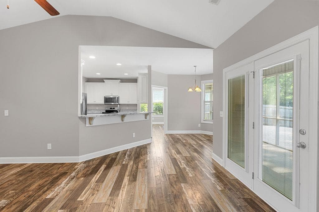 3 bedroom, 2 bathroom, 1,634 sq ft single family residence for sale at 16 Round Rock Circle, Rome, GA 30161 — photo 7