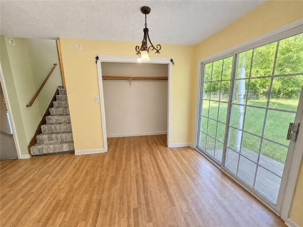 3 bedroom, 2 bathroom, 1,104 sq ft single family residence under contract at 133 Emily Drive, Dallas, GA 30157 — photo 3