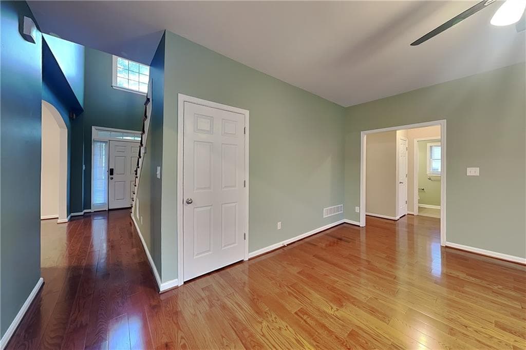 4 bedroom, 3 bathroom, 2,021 sq ft single family residence for rent at 327 Laurel Glen Crossing, Canton, GA 30114 for $2,550 a month — photo 3