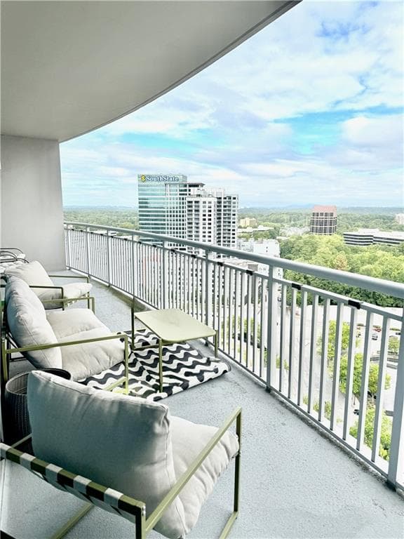 2 bedroom, 2 bathroom, 1,742 sq ft condominium for sale at 3338 Peachtree Road 2303, Atlanta, GA 30326 — photo 4