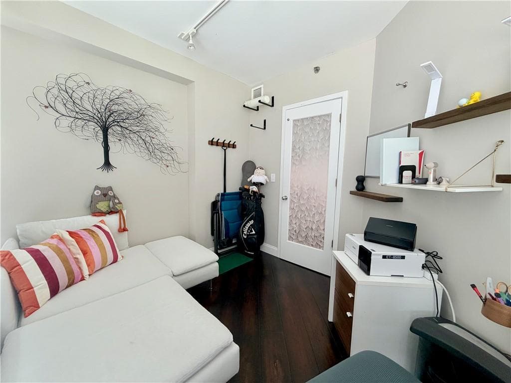 2 bedroom, 2 bathroom, 1,742 sq ft condominium for sale at 3338 Peachtree Road 2303, Atlanta, GA 30326 — photo 8