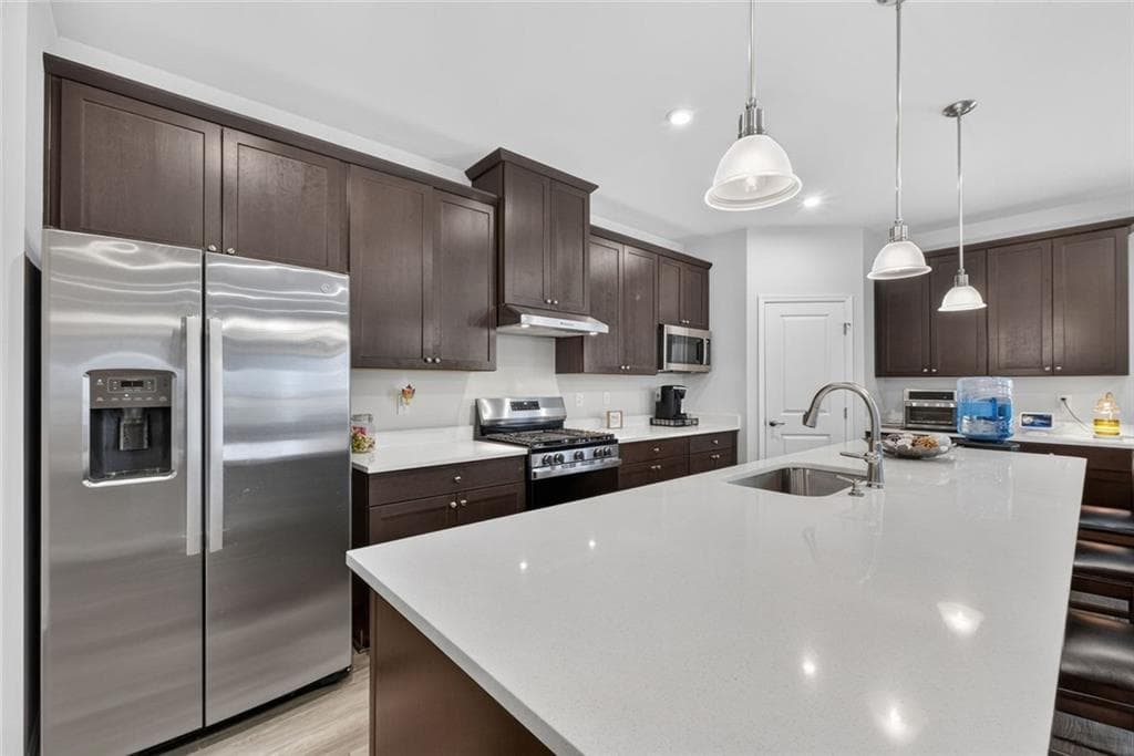3 bedroom, 2 bathroom, 2,114 sq ft single family residence for sale at 1173 Burlington Court, Mcdonough, GA 30253 — photo 7