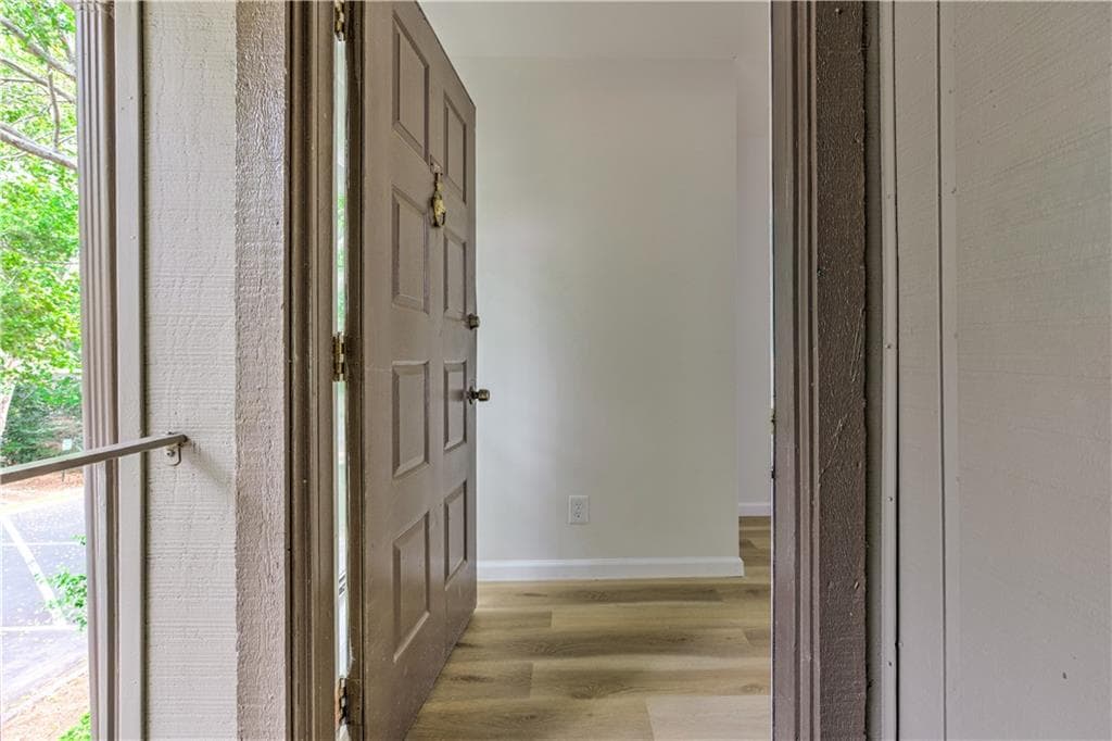 2 bedroom, 2 bathroom, 1,320 sq ft condominium for sale at 107 Cedar Court, Marietta, GA 30067 — photo 4