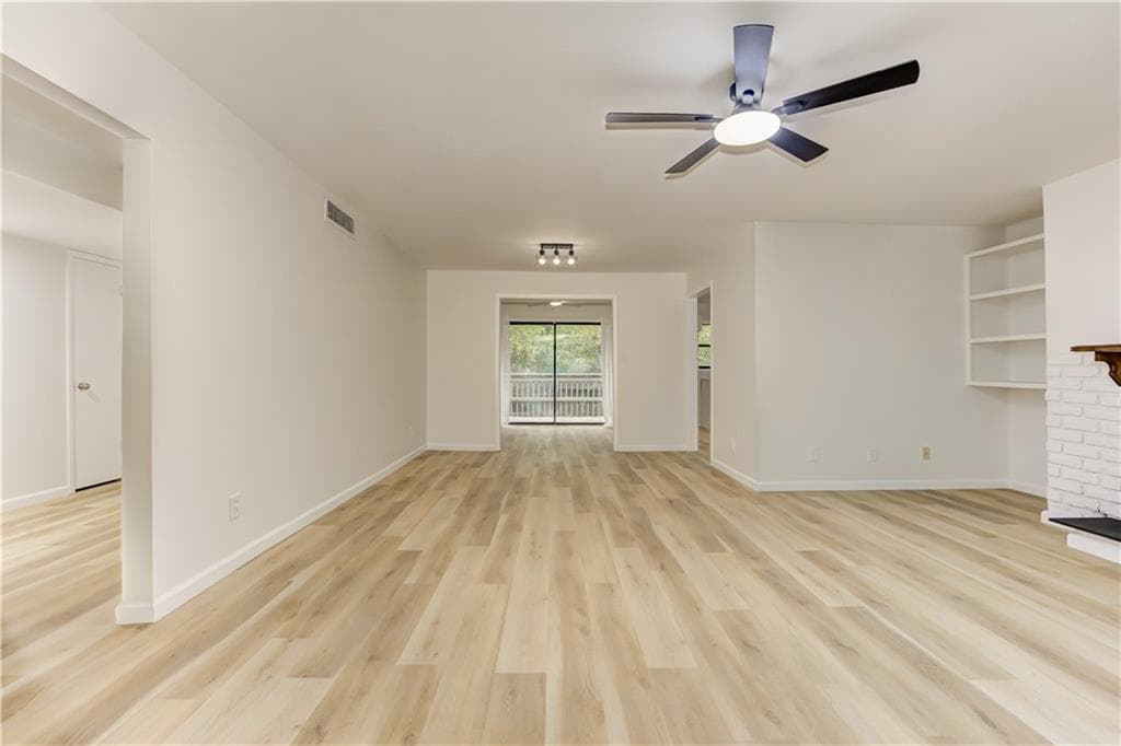 2 bedroom, 2 bathroom, 1,320 sq ft condominium for sale at 107 Cedar Court, Marietta, GA 30067 — photo 5