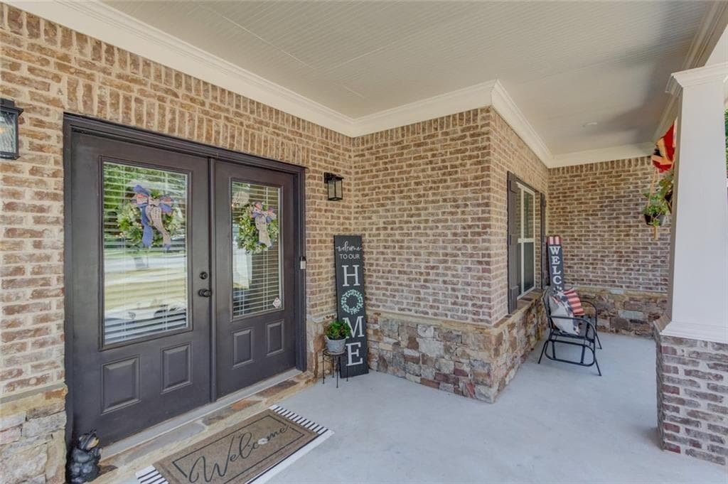 4 bedroom, 3 bathroom, 2,821 sq ft single family residence for sale at 5601 Creek Dale, Buford, GA 30518 — photo 2