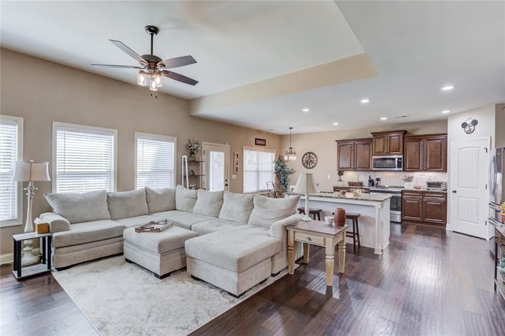 4 bedroom, 3 bathroom, 2,821 sq ft single family residence for sale at 5601 Creek Dale, Buford, GA 30518 — photo 7