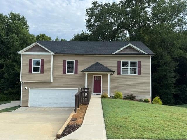 5 bedroom, 3 bathroom, 2,128 sq ft single family residence for rent at 1812 Jessica Way, Winder, GA 30680 for $2,400 a month — photo 2