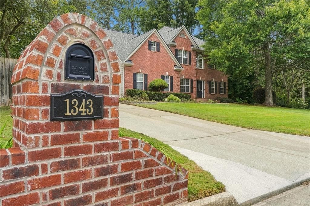 4 bedroom, 3 bathroom, 2,517 sq ft single family residence for sale at 1343 Windsor Glen Drive, Douglasville, GA 30134 — photo 2