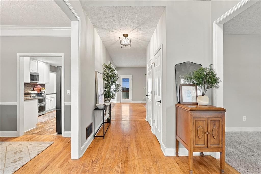 4 bedroom, 3 bathroom, 2,517 sq ft single family residence for sale at 1343 Windsor Glen Drive, Douglasville, GA 30134 — photo 3