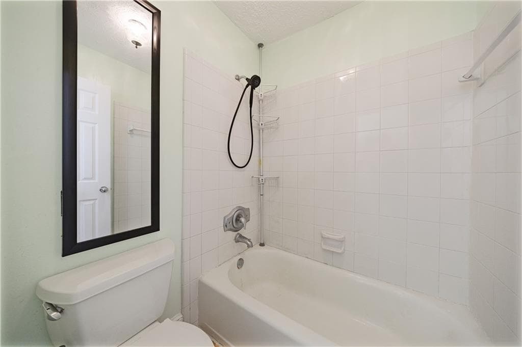 1 bedroom, 1 bathroom, 859 sq ft condominium for sale at 303 Summit North Drive, Atlanta, GA 30324 — photo 8