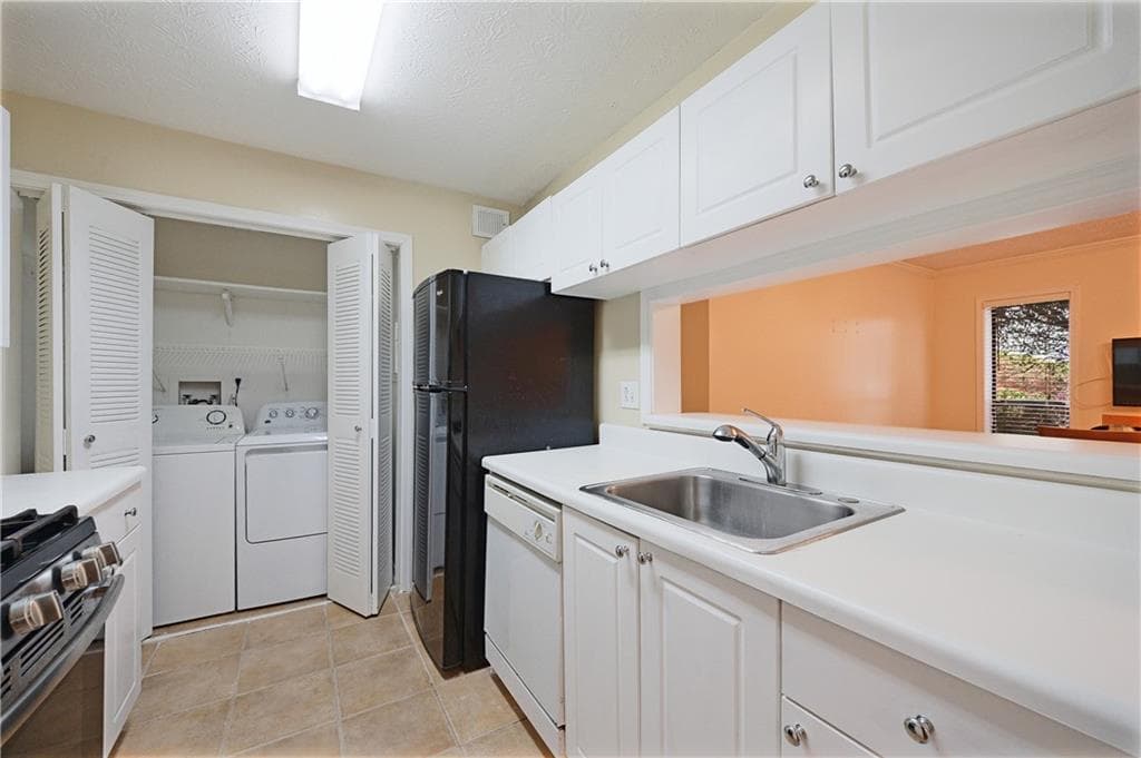 1 bedroom, 1 bathroom, 859 sq ft condominium for sale at 303 Summit North Drive, Atlanta, GA 30324 — photo 10