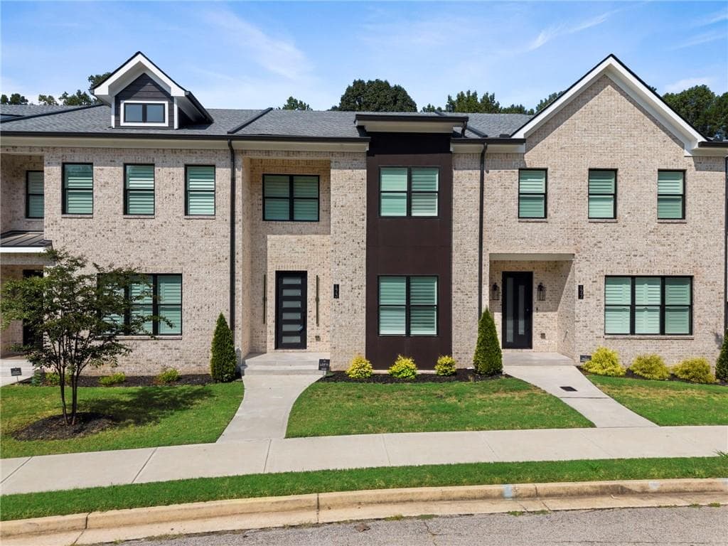 4 bedroom, 3 bathroom, 1,748 sq ft townhouse for rent at 173 Brush Creek Court, Stockbridge, GA 30281 for $2,995 a month — photo 3