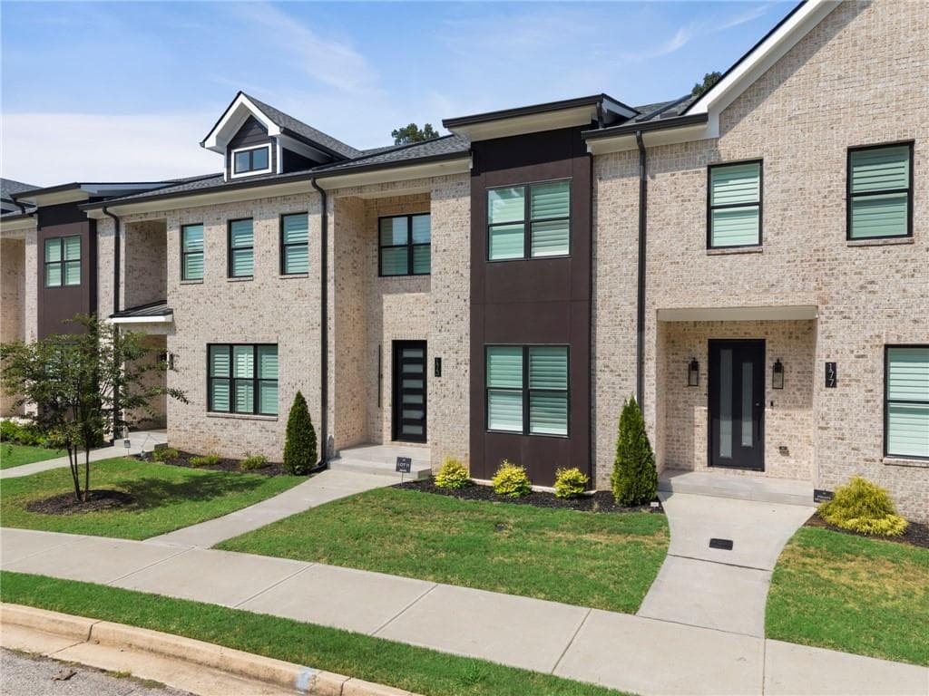 4 bedroom, 3 bathroom, 1,748 sq ft townhouse for rent at 173 Brush Creek Court, Stockbridge, GA 30281 for $2,995 a month — photo 4