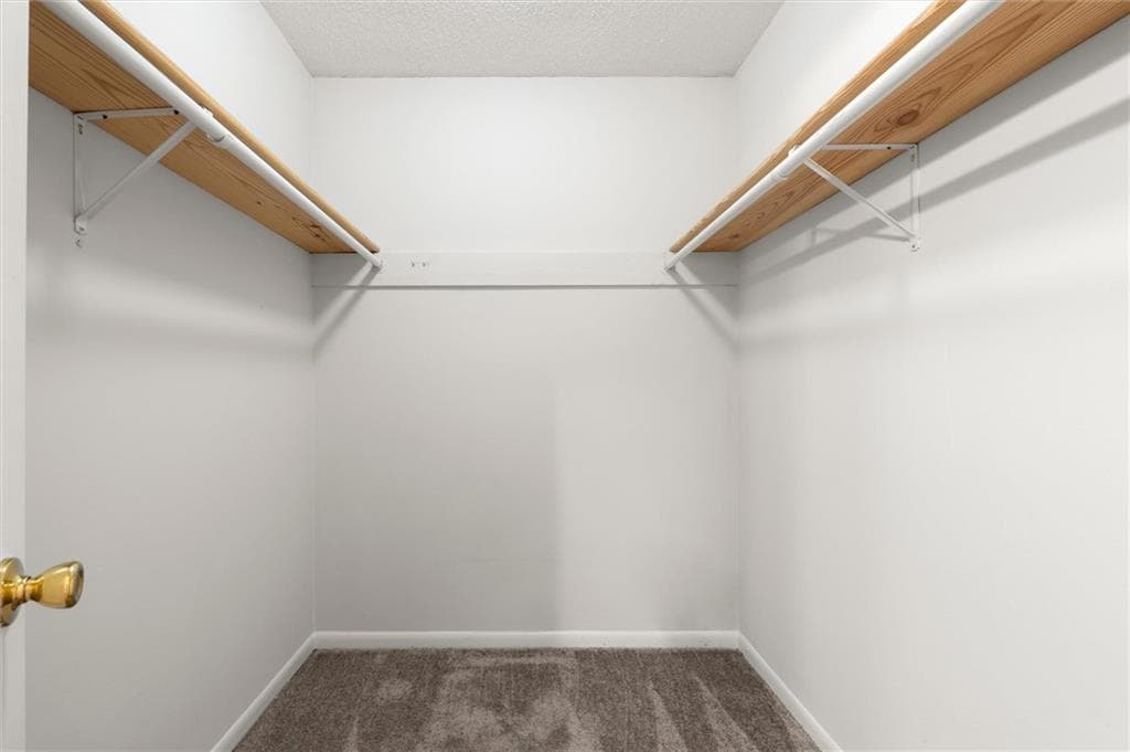 2 bedroom, 2 bathroom, 1,162 sq ft condominium for sale at 573 Picketts Bend Court, Marietta, GA 30008 — photo 9
