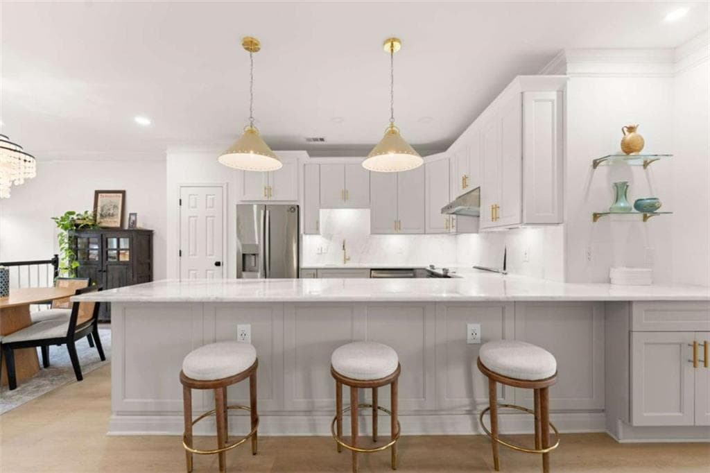 2 bedroom, 2 bathroom, 1,437 sq ft condominium for sale at 2300 Habersham Marina Road 302, Cumming, GA 30041 — photo 7