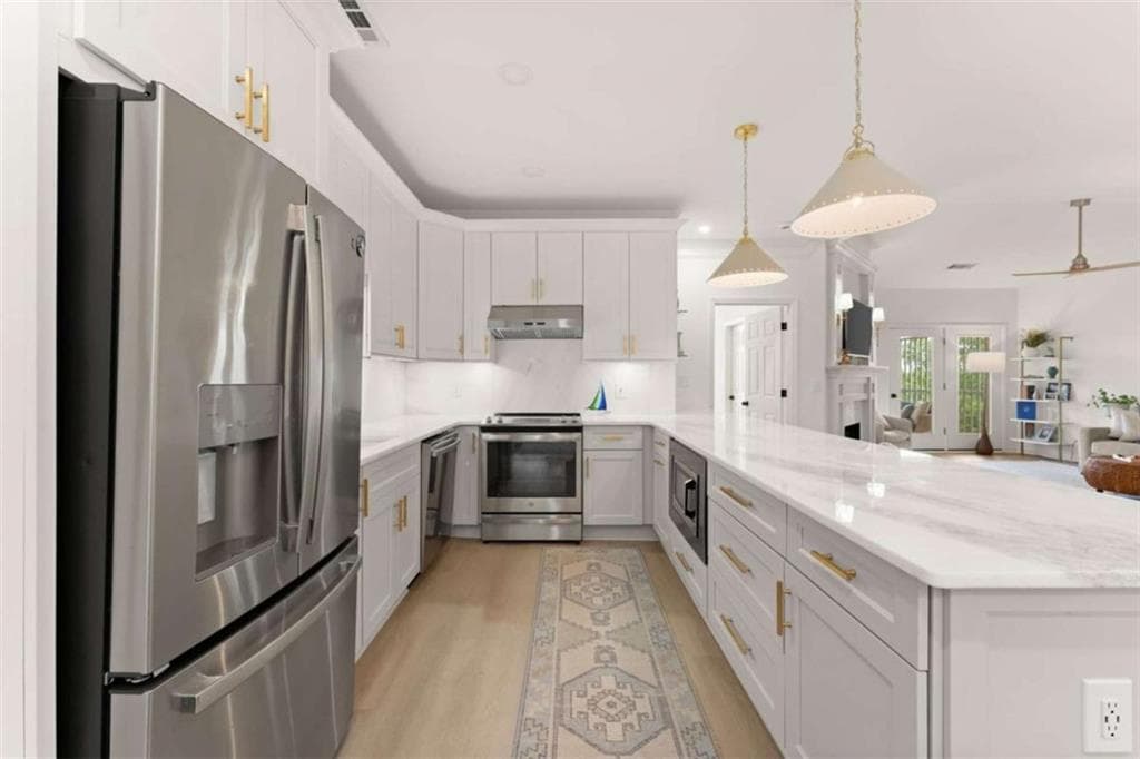 2 bedroom, 2 bathroom, 1,437 sq ft condominium for sale at 2300 Habersham Marina Road 302, Cumming, GA 30041 — photo 9