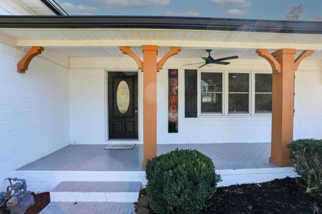 3 bedroom, 2 bathroom, 1,550 sq ft single family residence for rent at 6157 Orville Drive MAIN, Flowery Branch, GA 30542 for $2,000 a month — photo 2
