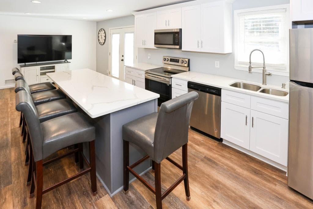 3 bedroom, 2 bathroom, 1,550 sq ft single family residence for rent at 6157 Orville Drive MAIN, Flowery Branch, GA 30542 for $2,000 a month — photo 9