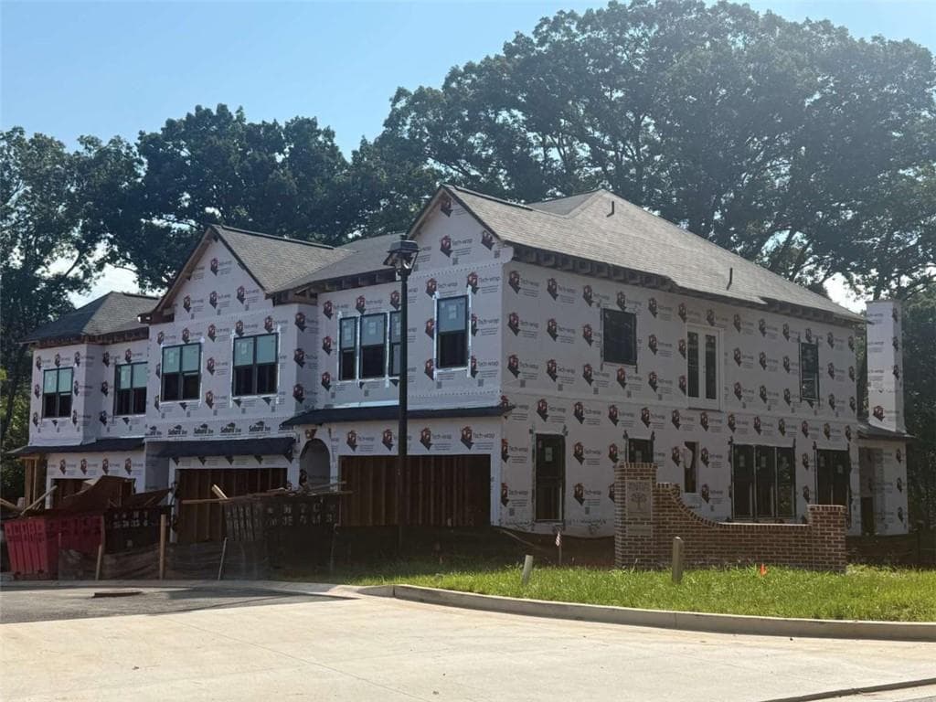 3 bedroom, 3 bathroom, 1,726 sq ft townhouse for sale at 1975 Walton Court 7, Tucker, GA 30084 — photo 3