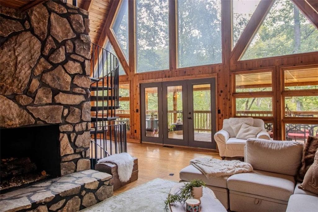 4 bedroom, 3 bathroom, 2,983 sq ft single family residence for sale at 525 Riverside Drive, East Ellijay, GA 30540 — photo 5
