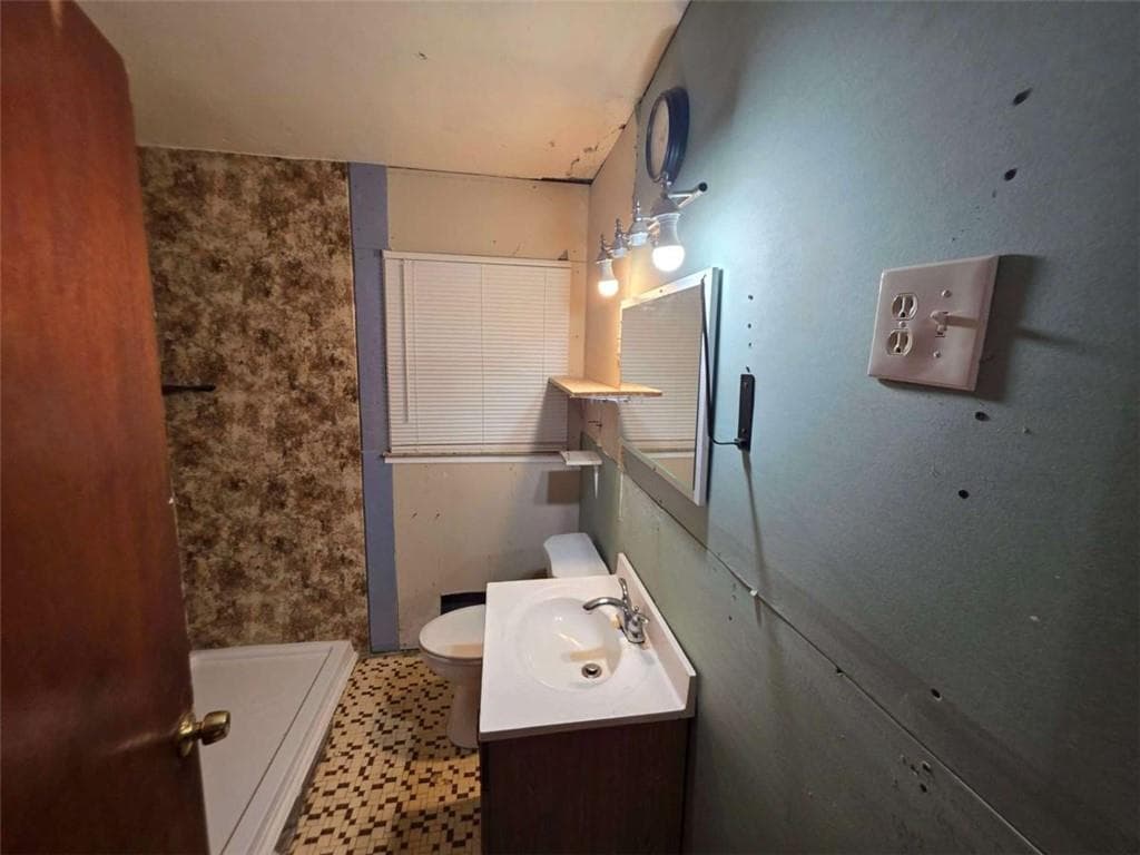 2 bedroom, 1 bathroom, 1,201 sq ft single family residence under contract at 2461 Baywood Drive, Atlanta, GA 30315 — photo 5