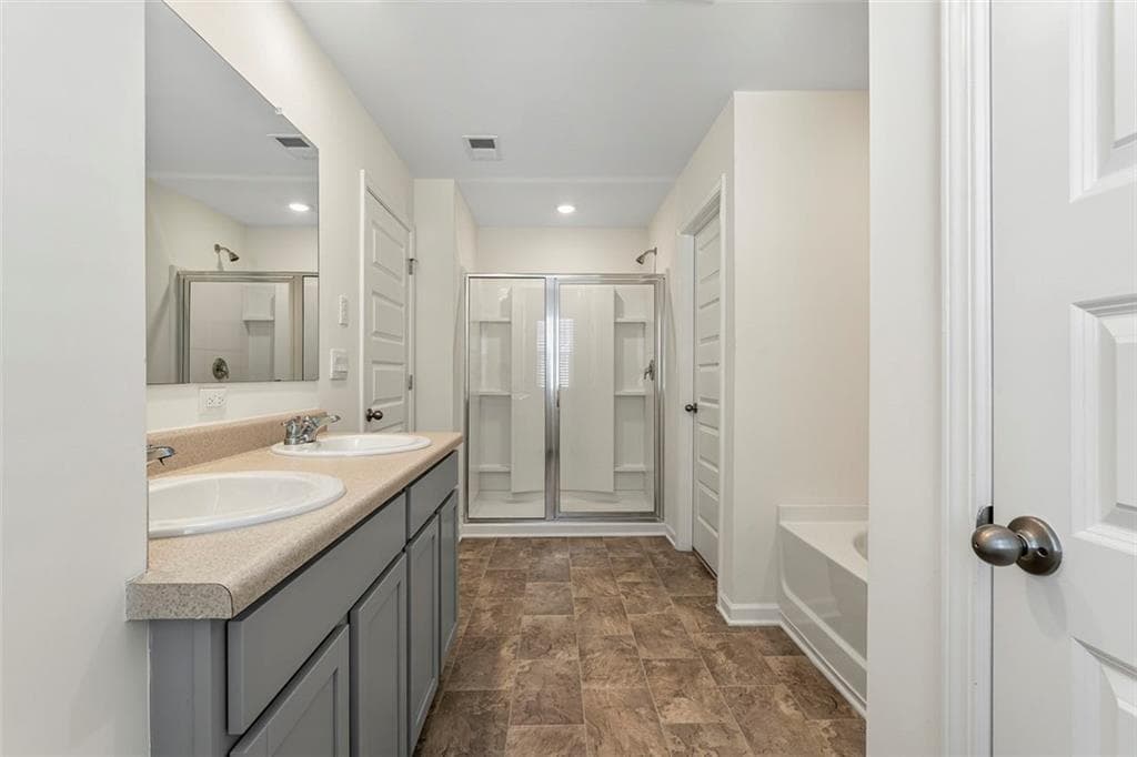 3 bedroom, 3 bathroom, 1,968 sq ft townhouse for sale at 174 Hampton Circle, Mcdonough, GA 30253 — photo 8
