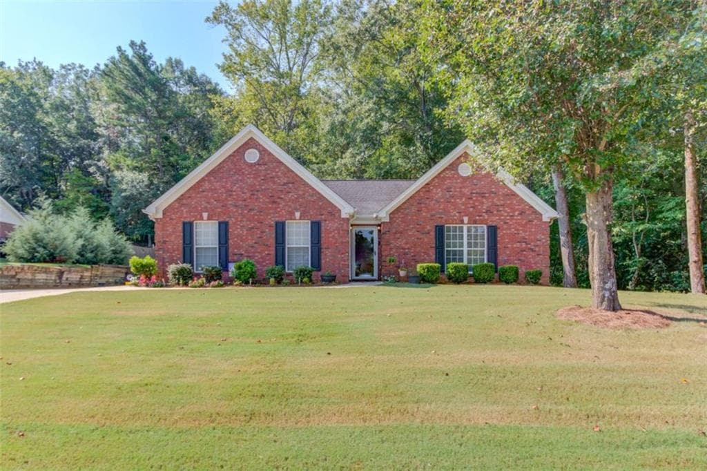 3 bedroom, 2 bathroom, 2,074 sq ft single family residence for sale at 720 Overlook Drive, Winder, GA 30680