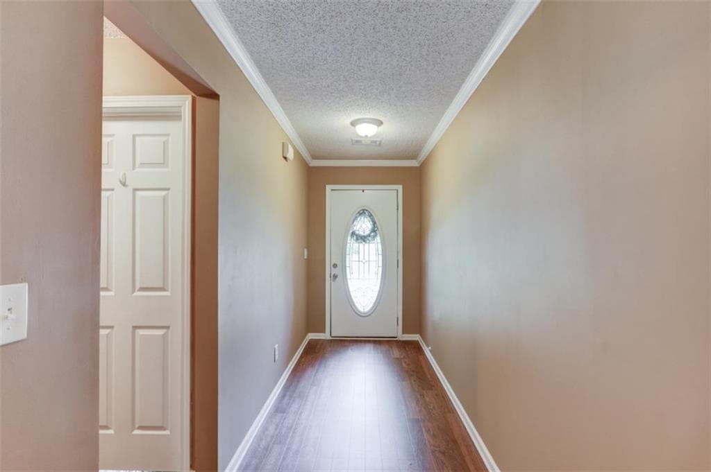 3 bedroom, 2 bathroom, 2,074 sq ft single family residence for sale at 720 Overlook Drive, Winder, GA 30680 — photo 4