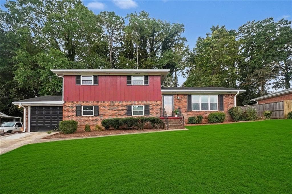 4 bedroom, 2 bathroom, 2,284 sq ft single family residence for sale at 2959 Edna Lane, Decatur, GA 30032 — photo 2