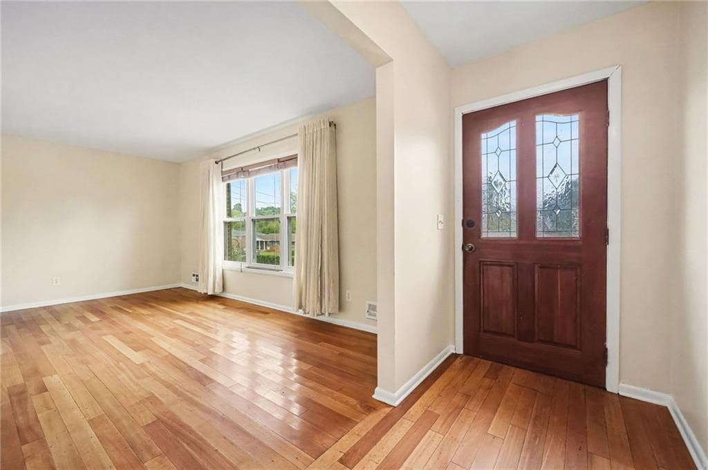4 bedroom, 2 bathroom, 2,284 sq ft single family residence for sale at 2959 Edna Lane, Decatur, GA 30032 — photo 3
