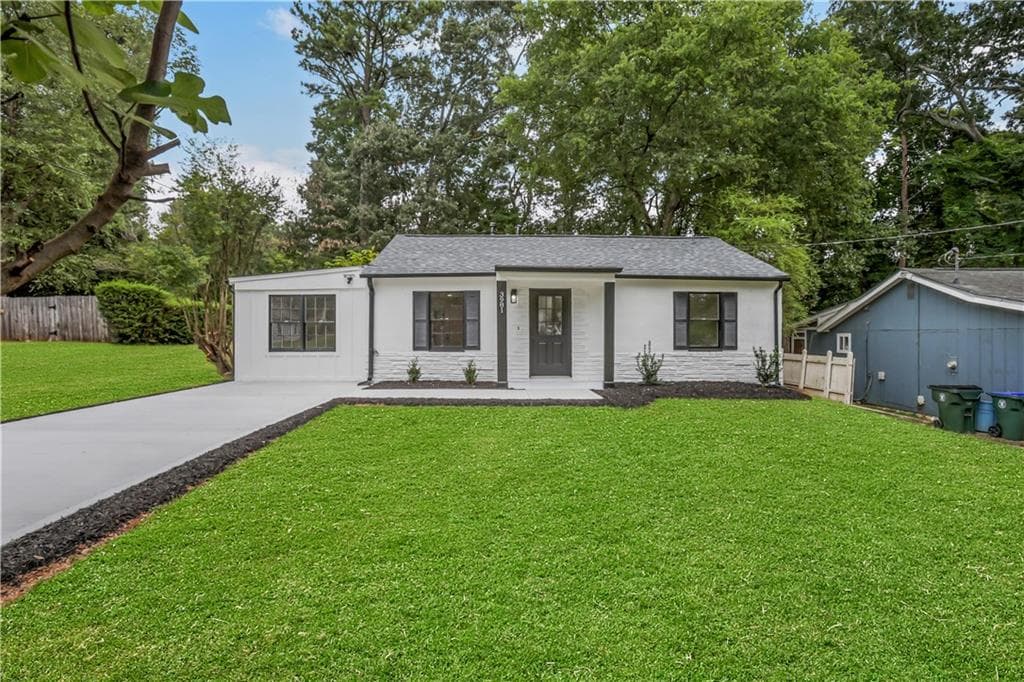 3 bedroom, 2 bathroom, 1,304 sq ft single family residence for sale at 3981 Forrest Court, Atlanta, GA 30341 — photo 3