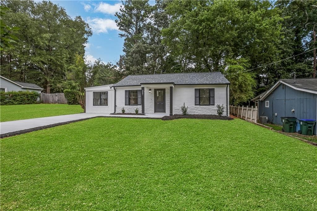 3 bedroom, 2 bathroom, 1,304 sq ft single family residence for sale at 3981 Forrest Court, Atlanta, GA 30341 — photo 4