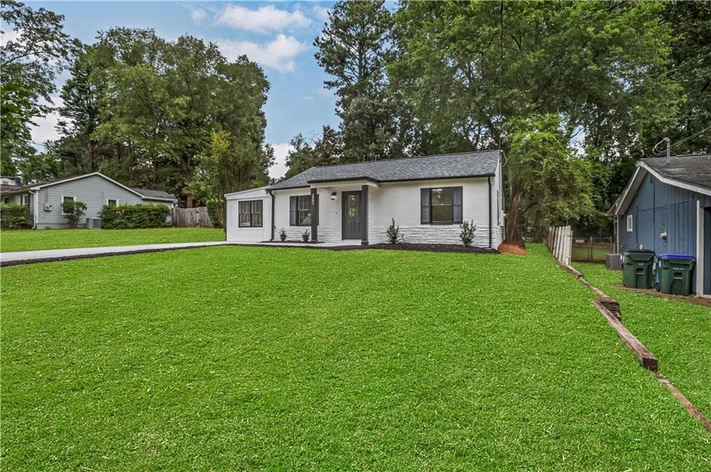 3 bedroom, 2 bathroom, 1,304 sq ft single family residence for sale at 3981 Forrest Court, Atlanta, GA 30341 — photo 5