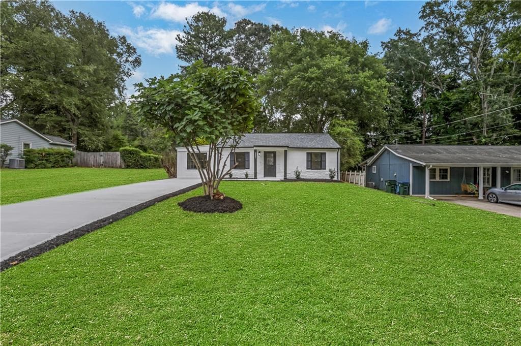 3 bedroom, 2 bathroom, 1,304 sq ft single family residence for sale at 3981 Forrest Court, Atlanta, GA 30341 — photo 6