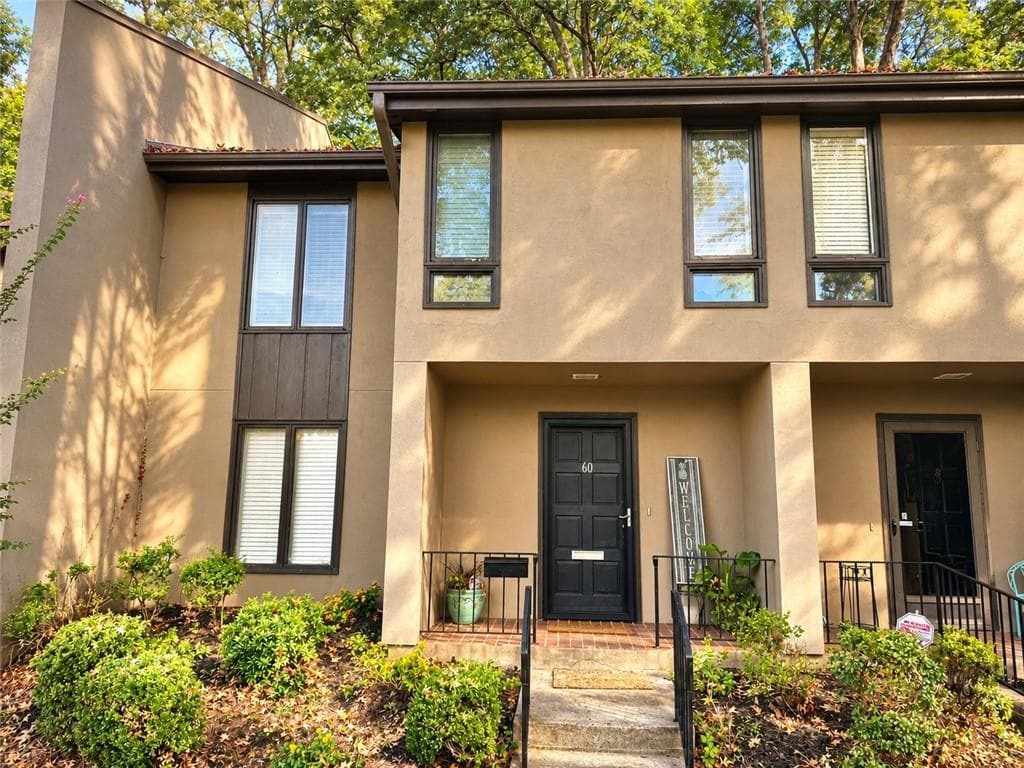 3 bedroom, 3 bathroom, 1,632 sq ft condominium under contract at 60 Ivy Parkway, Atlanta, GA 30342
