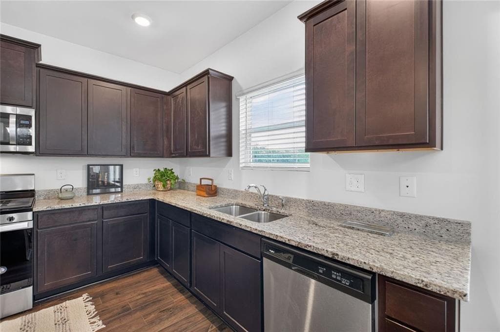 5 bedroom, 5 bathroom, 4,054 sq ft single family residence for sale at 4134 Eliza Drive, Lithonia, GA 30038 — photo 6
