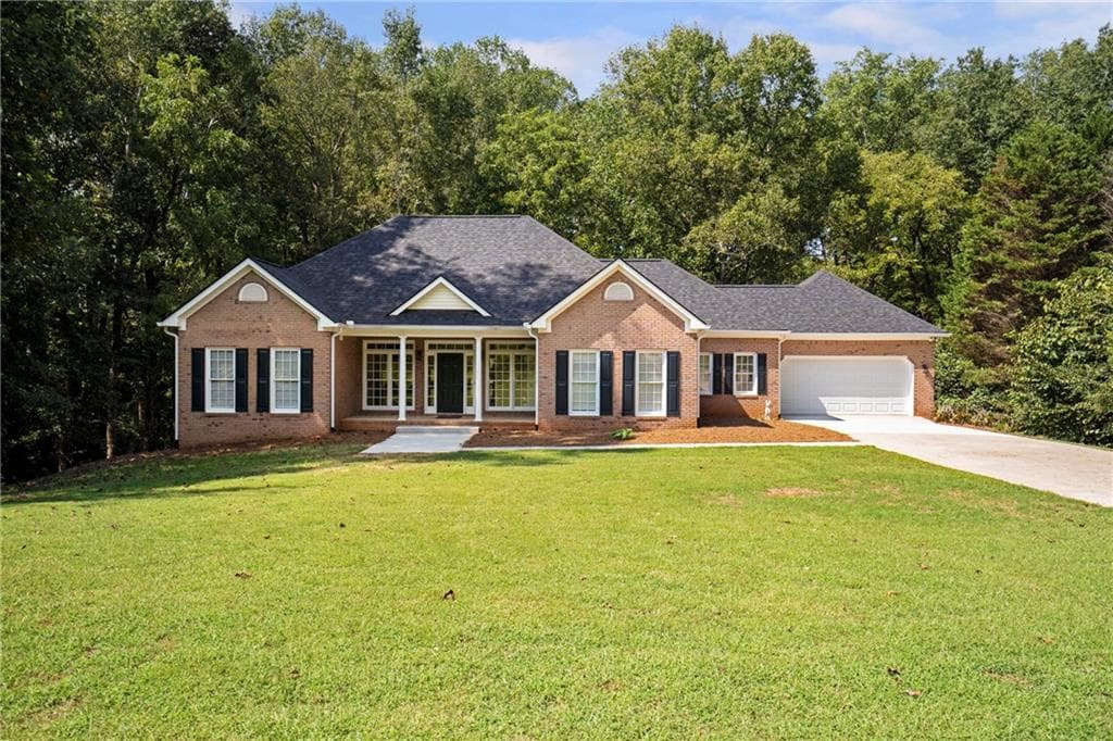 4 bedroom, 4 bathroom, 2,316 sq ft single family residence for sale at 759 stoneview Drive, Hoschton, GA 30548 — photo 2
