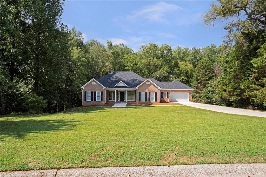 4 bedroom, 4 bathroom, 2,316 sq ft single family residence for sale at 759 stoneview Drive, Hoschton, GA 30548 — photo 3