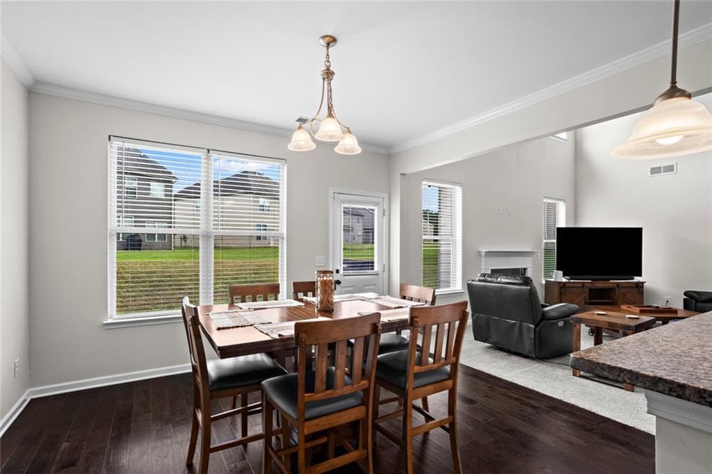 5 bedroom, 3 bathroom, 2,800 sq ft single family residence for sale at 2430 Overlook Avenue, Lithonia, GA 30058 — photo 8