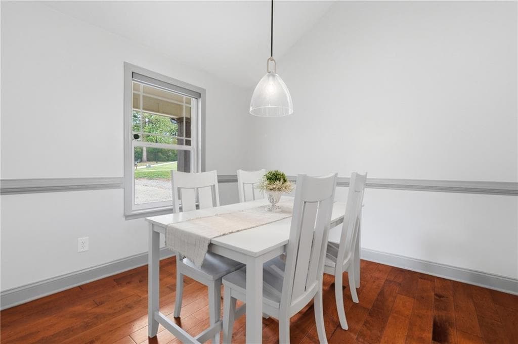 3 bedroom, 2 bathroom, 1,350 sq ft single family residence for sale at 1960 Buice Court, Cumming, GA 30028 — photo 7