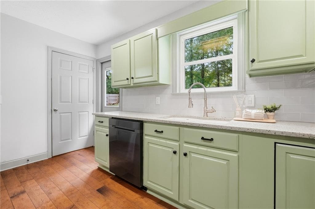 3 bedroom, 2 bathroom, 1,350 sq ft single family residence for sale at 1960 Buice Court, Cumming, GA 30028 — photo 9