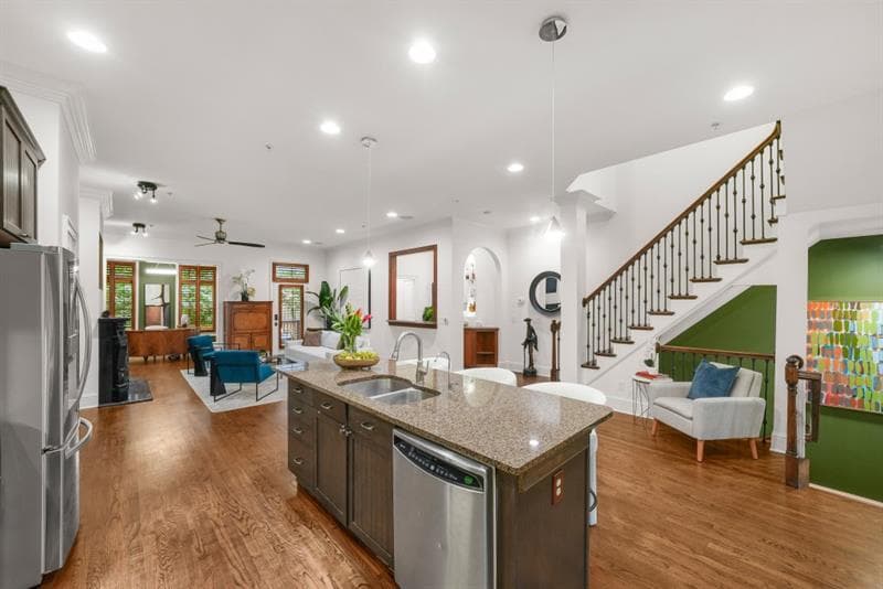 3 bedroom, 4 bathroom, 3,216 sq ft townhouse for sale at 12023 Orchid Lane, Alpharetta, GA 30009 — photo 2