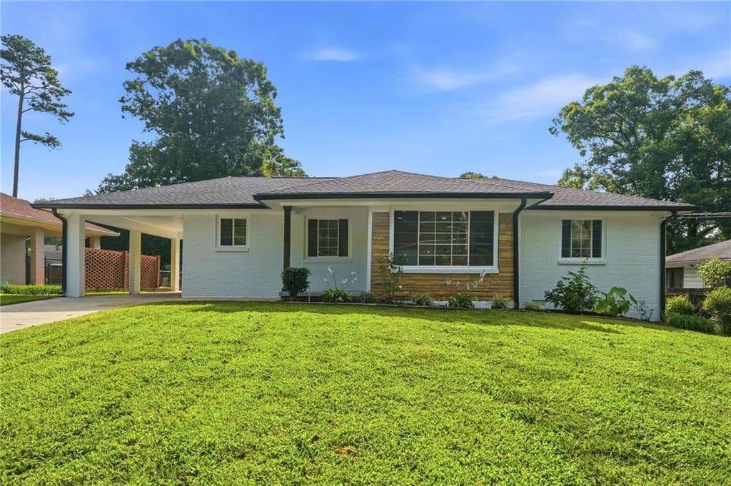 3 bedroom, 2 bathroom, 1,169 sq ft single family residence for sale at 2118 Glendale Drive, Decatur, GA 30032 — photo 3